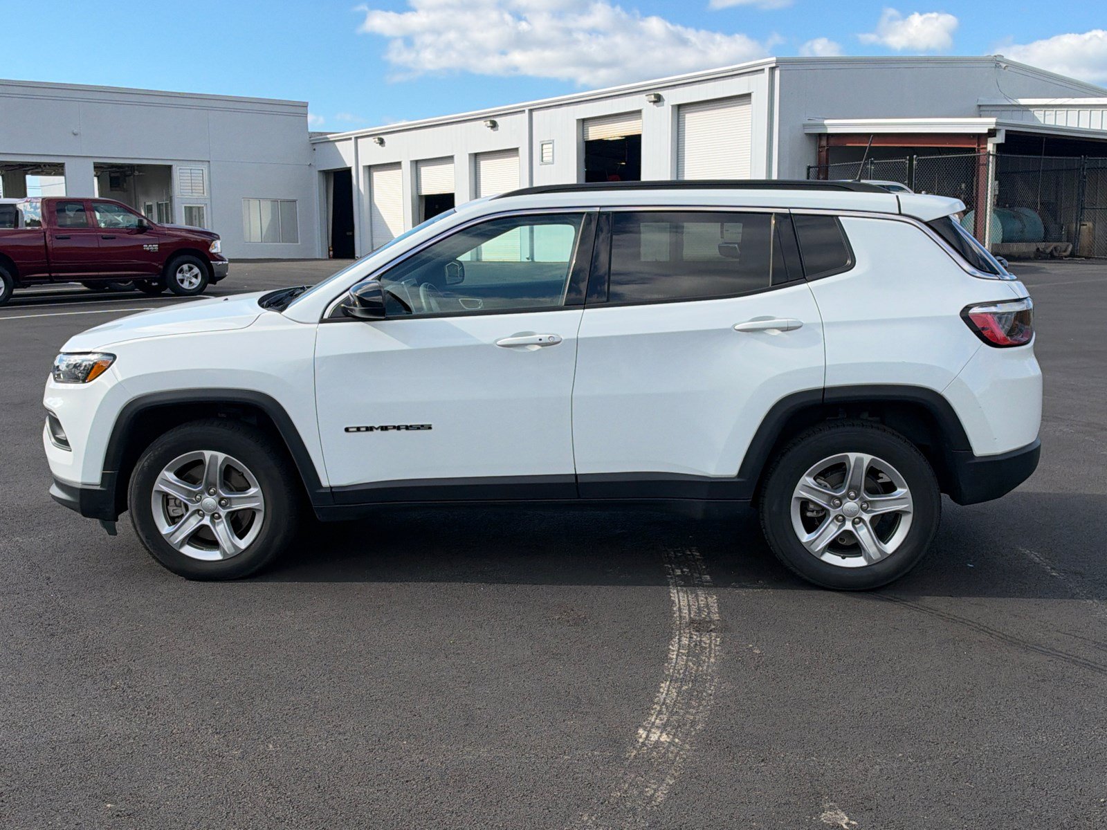 Used 2024 Jeep Compass Latitude AWD/4WD image 8