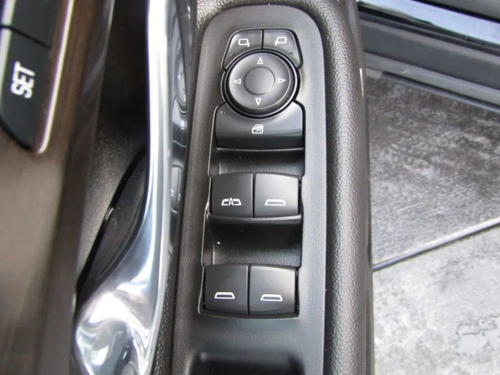 Used 2018 GMC Terrain Denali w/ Comfort Package image 42