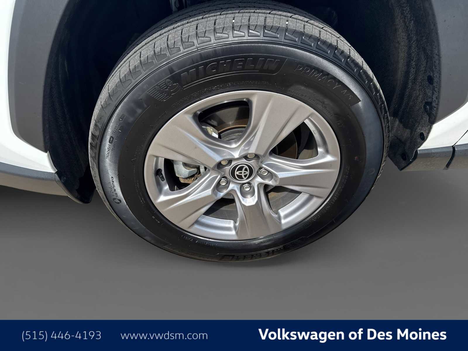 Used 2025 Toyota RAV4 XLE image 8