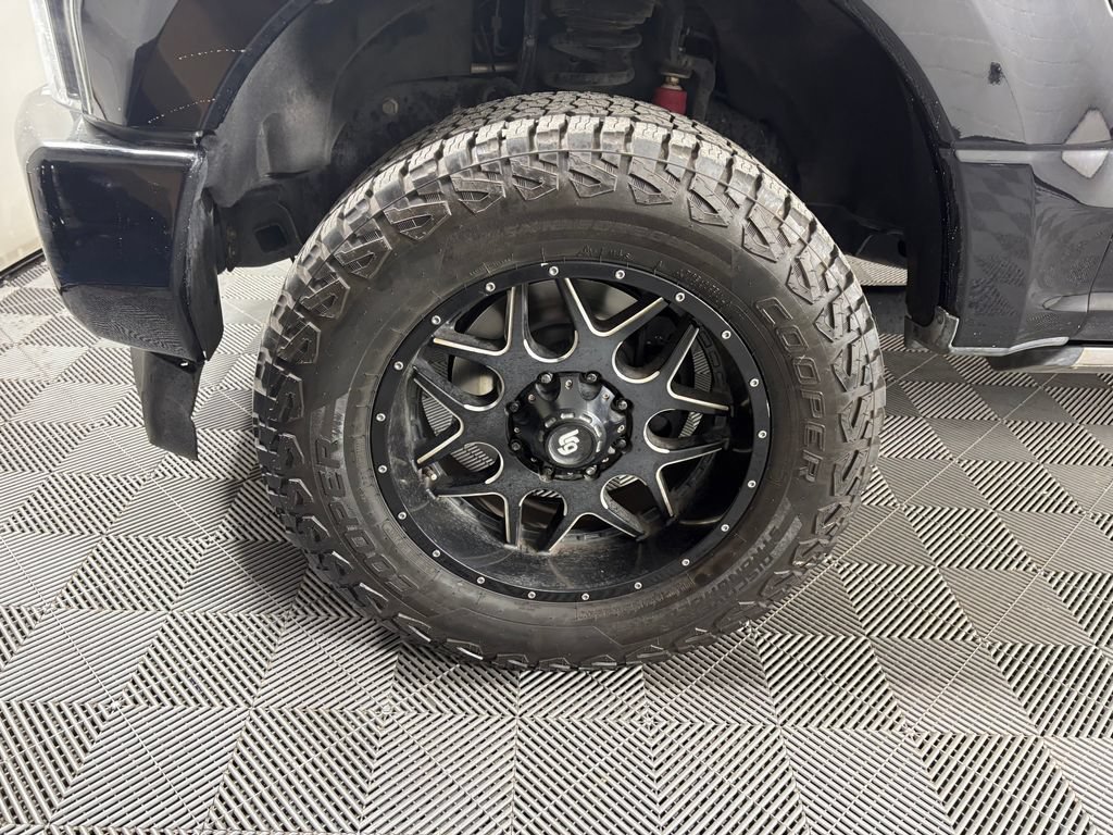 Used 2017 Ford F350 Platinum w/ Platinum Ultimate Package AWD/4WD image 10