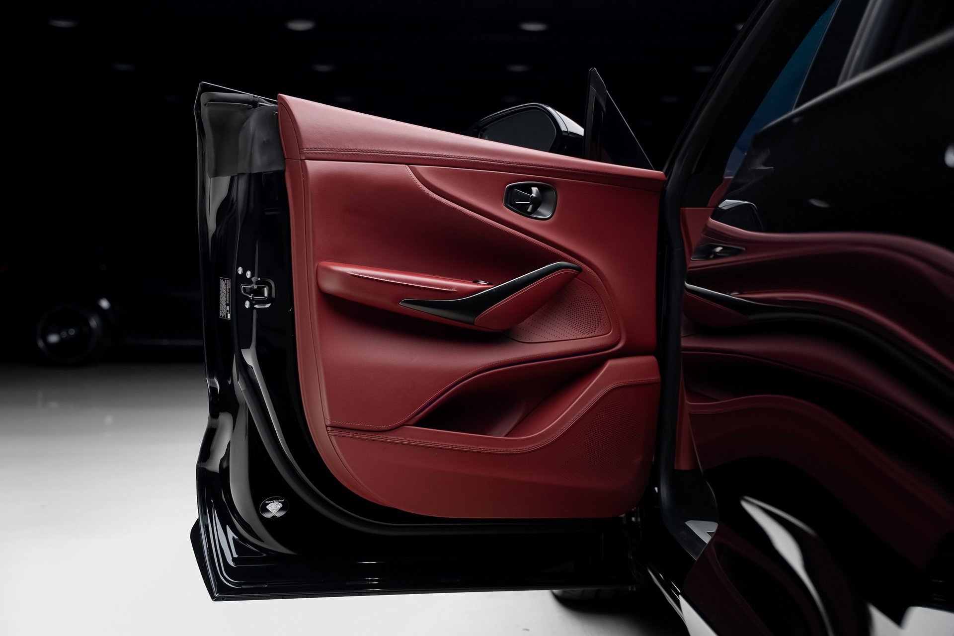 Used 2021 Aston Martin DBX image 55