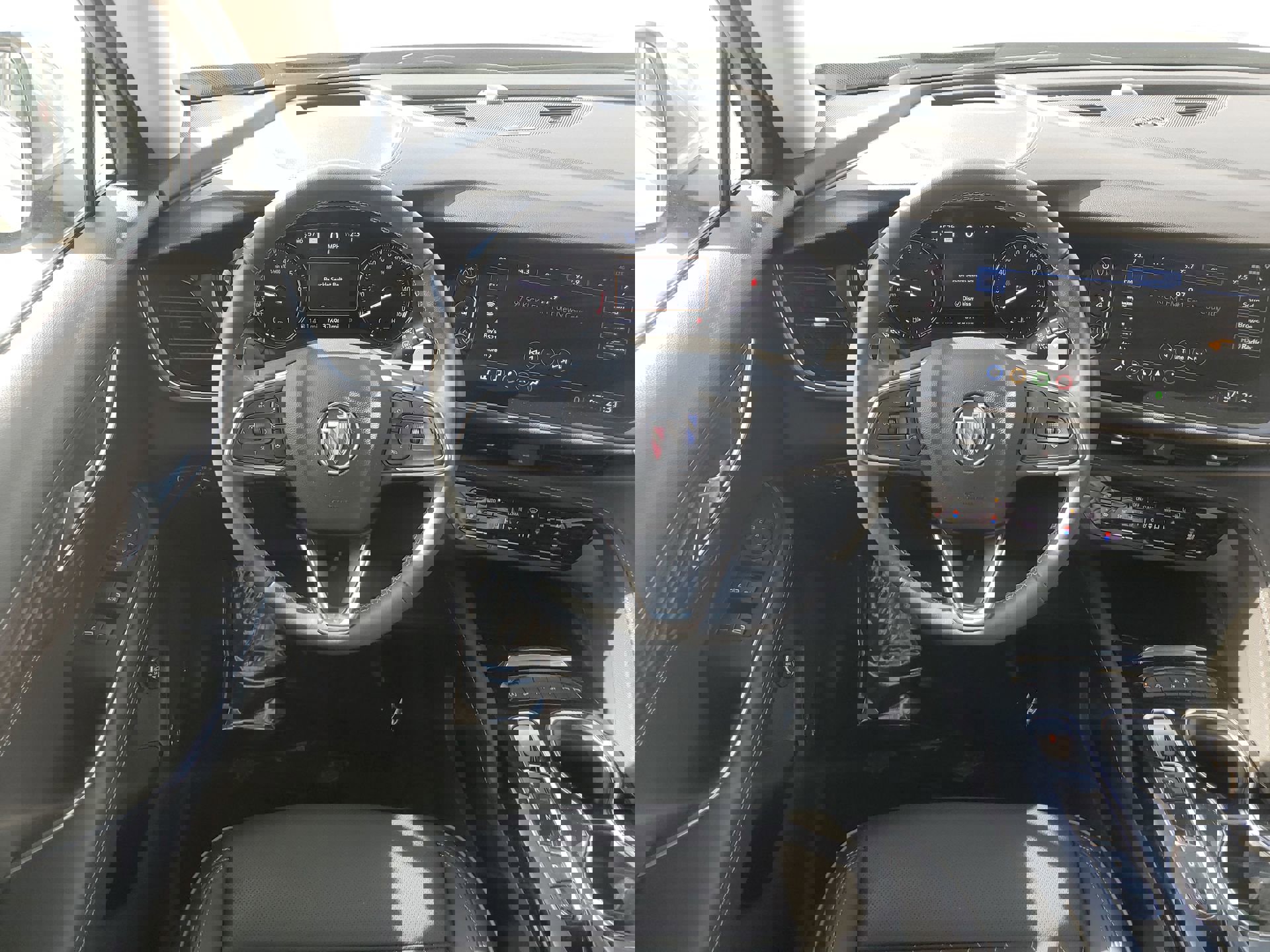 Used 2023 Buick Envision Avenir image 18