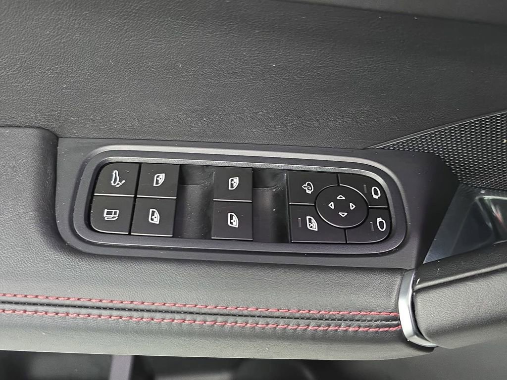Certified 2023 Porsche Cayenne Turbo S AWD/4WD image 24