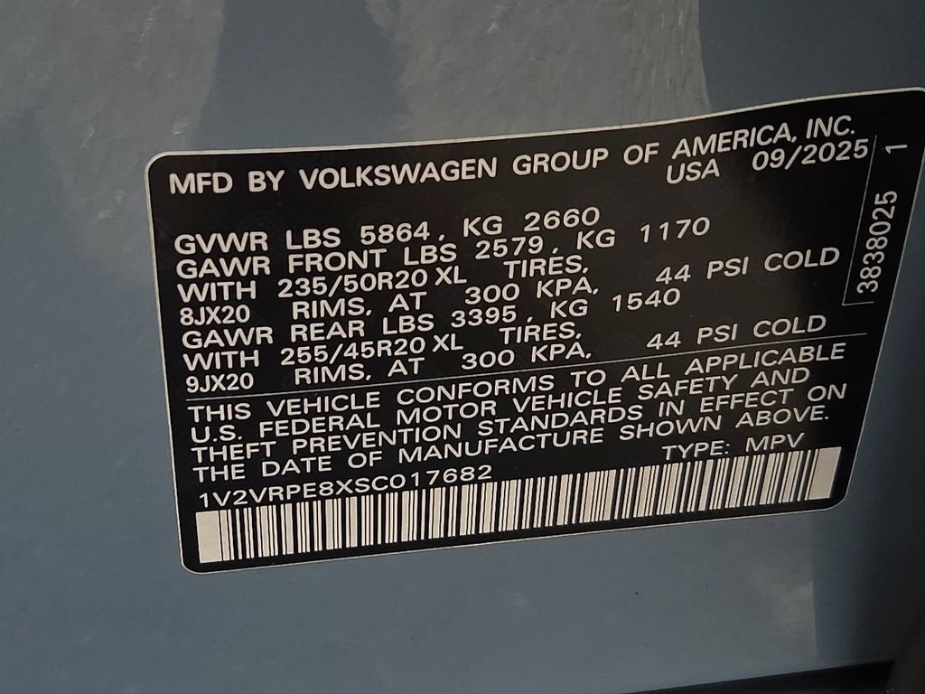 Used 2025 Volkswagen ID.4 Pro S w/ ID.4 Black Package RWD image 31