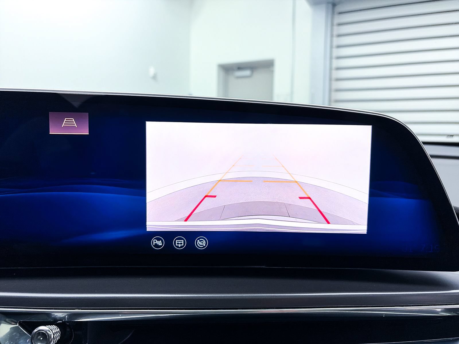 Used 2024 Cadillac Lyriq Tech RWD image 11