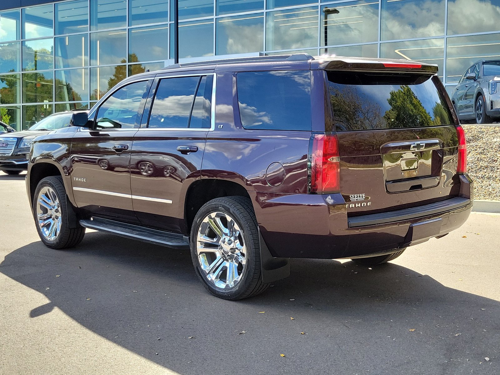 Used 2017 Chevrolet Tahoe LT w/ LT Signature Package AWD/4WD image 3