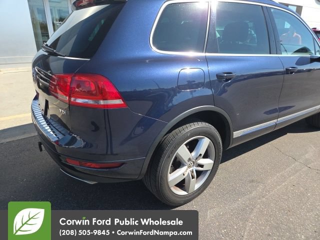 Used 2014 Volkswagen Touareg TDI AWD/4WD image 10