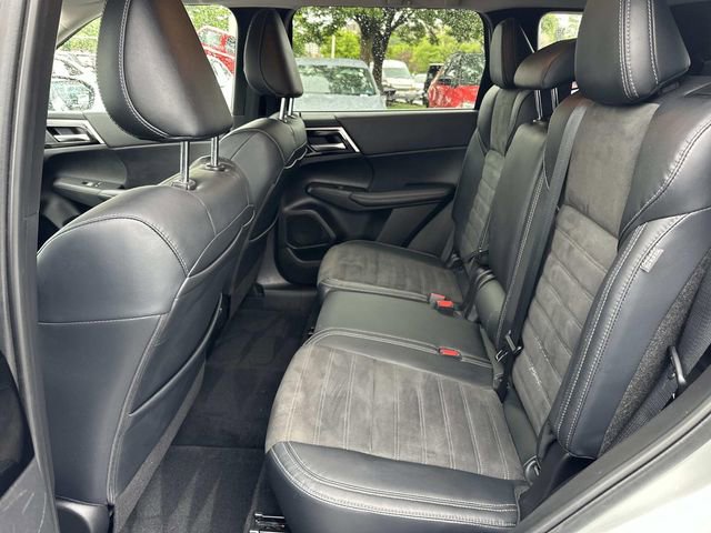 Used 2023 Mitsubishi Outlander SE AWD/4WD image 18