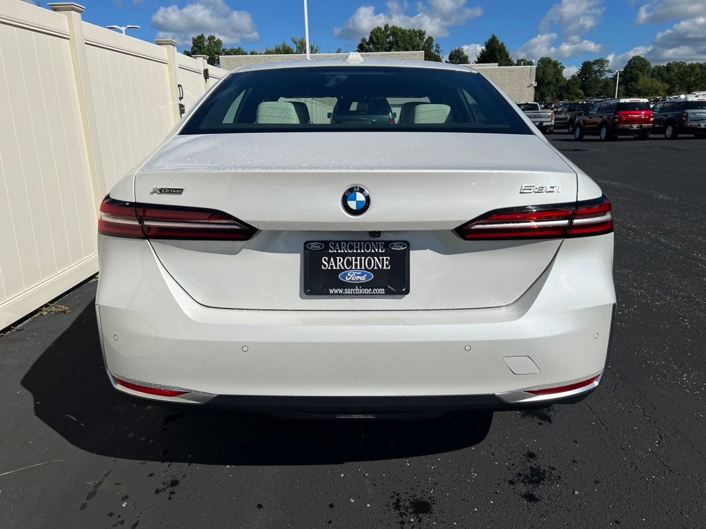 Used 2024 BMW 530i xDrive w/ Convenience Package AWD/4WD image 9