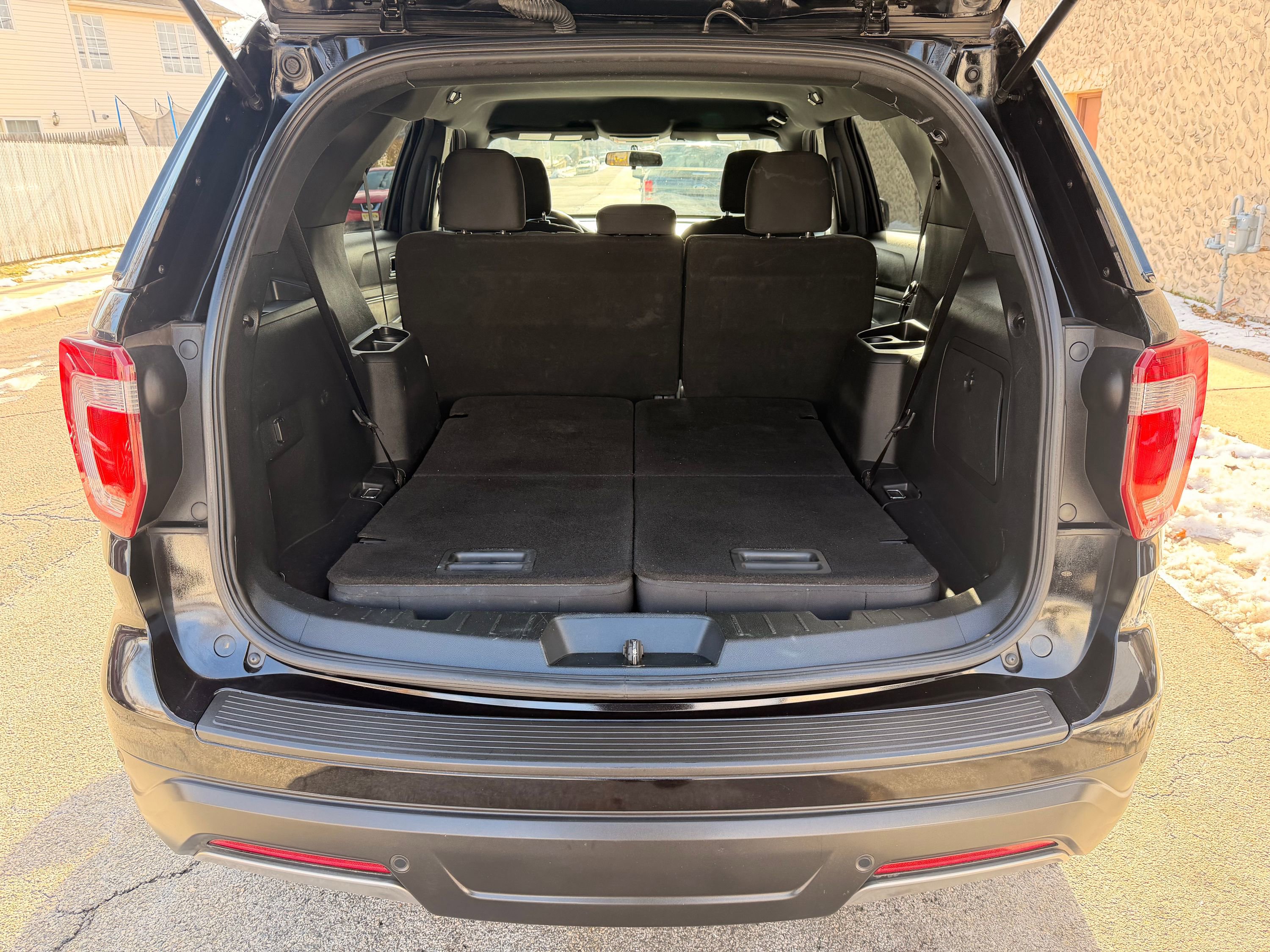 Used 2019 Ford Explorer XLT image 16