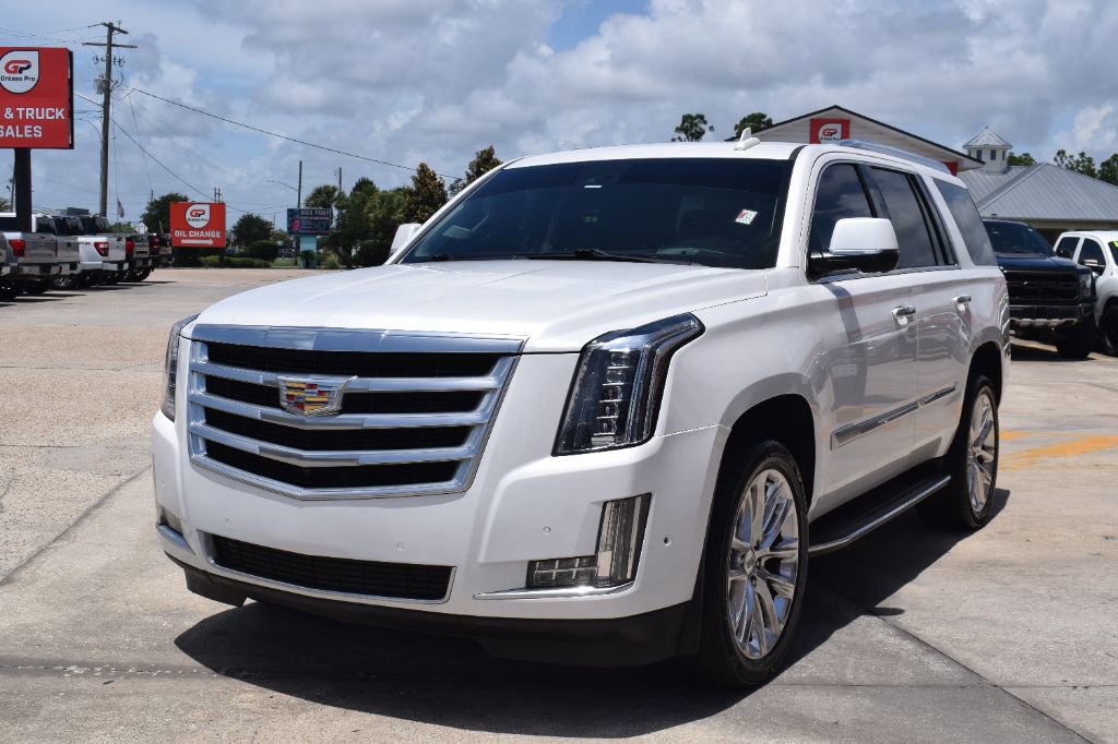Used 2019 Cadillac Escalade Luxury RWD image 1