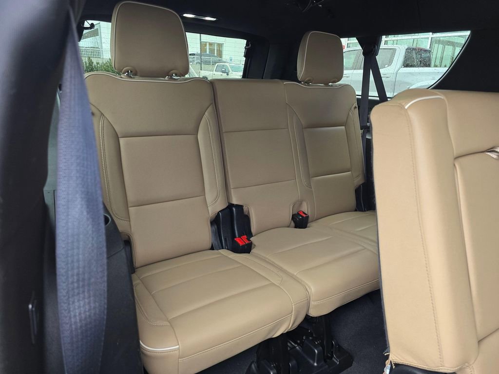 Used 2024 Chevrolet Suburban Premier AWD/4WD image 13