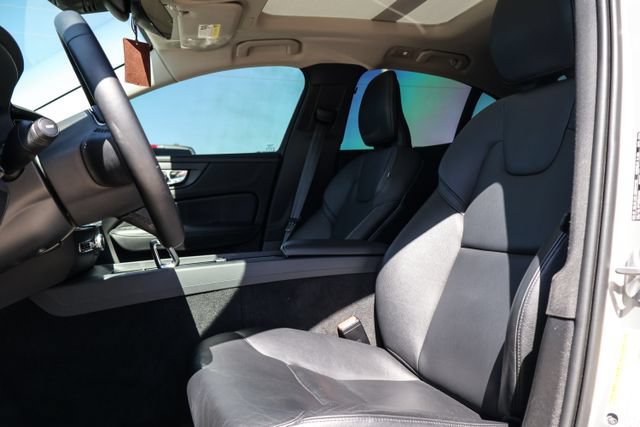 Used 2024 Volvo S60 B5 Core FWD image 9