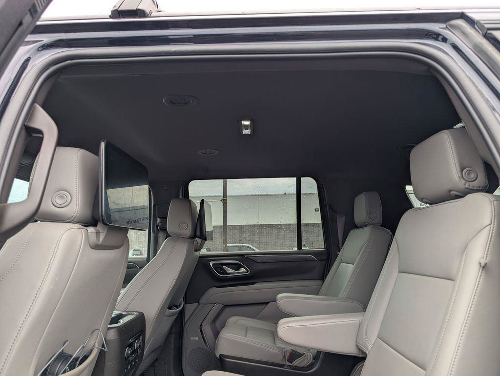 Used 2024 Chevrolet Suburban Z71 w/ Z71 Off-Road Package AWD/4WD image 15