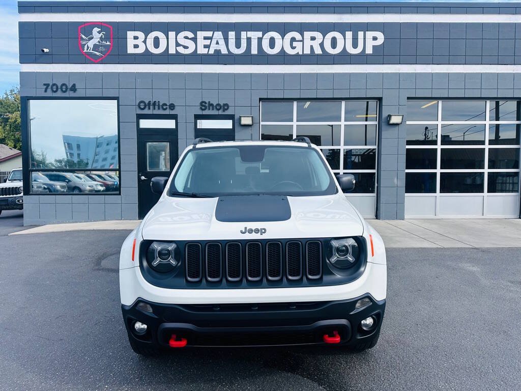 Used 2016 Jeep Renegade Trailhawk AWD/4WD image 2