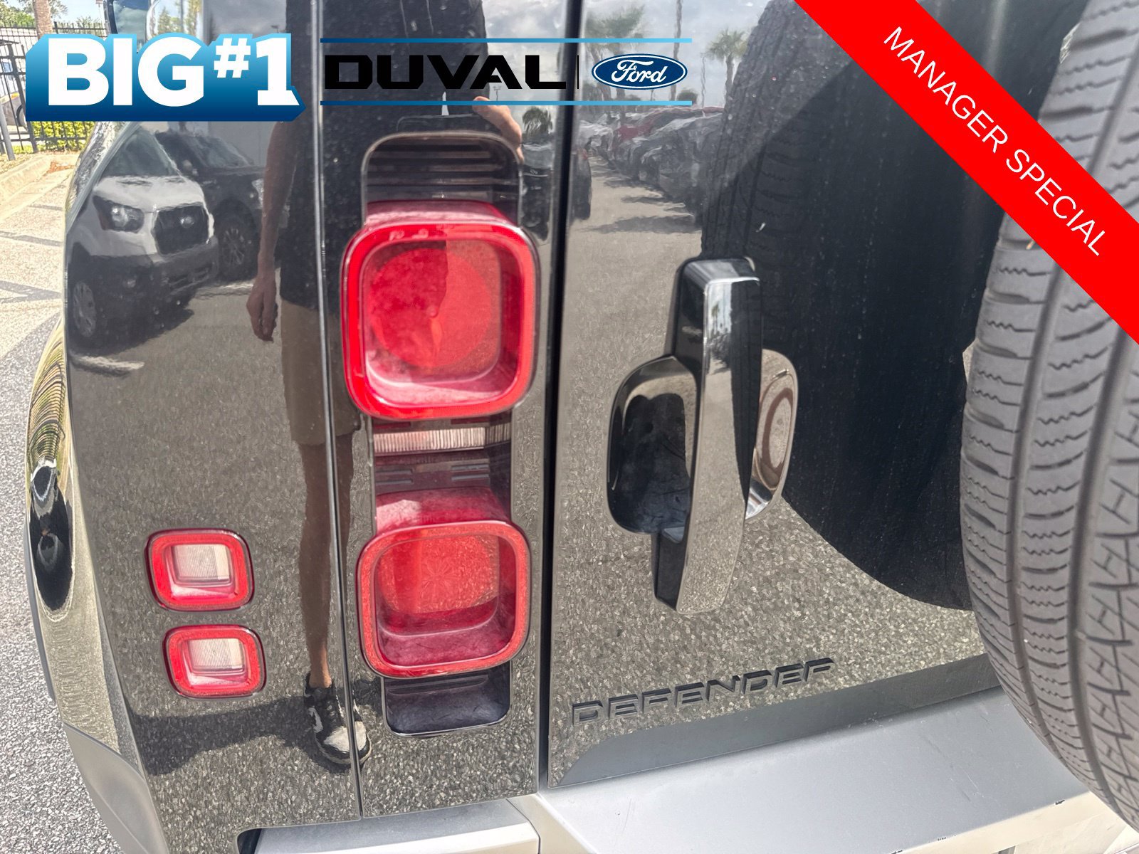 Used 2025 Land Rover Defender 110 S AWD/4WD image 7