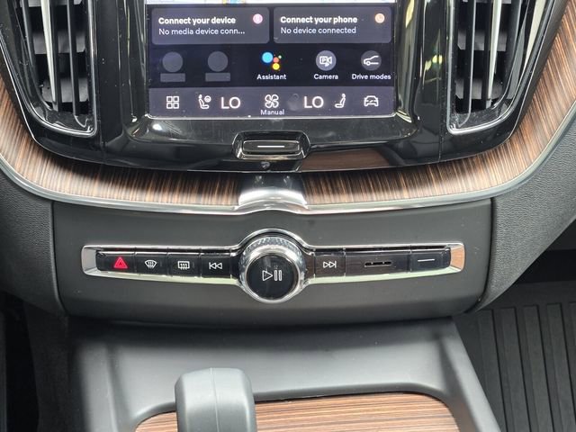 Certified 2023 Volvo XC60 B5 Plus w/ Climate Package image 19