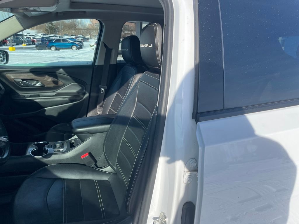 Used 2022 GMC Terrain Denali w/ Denali Premium Package image 20