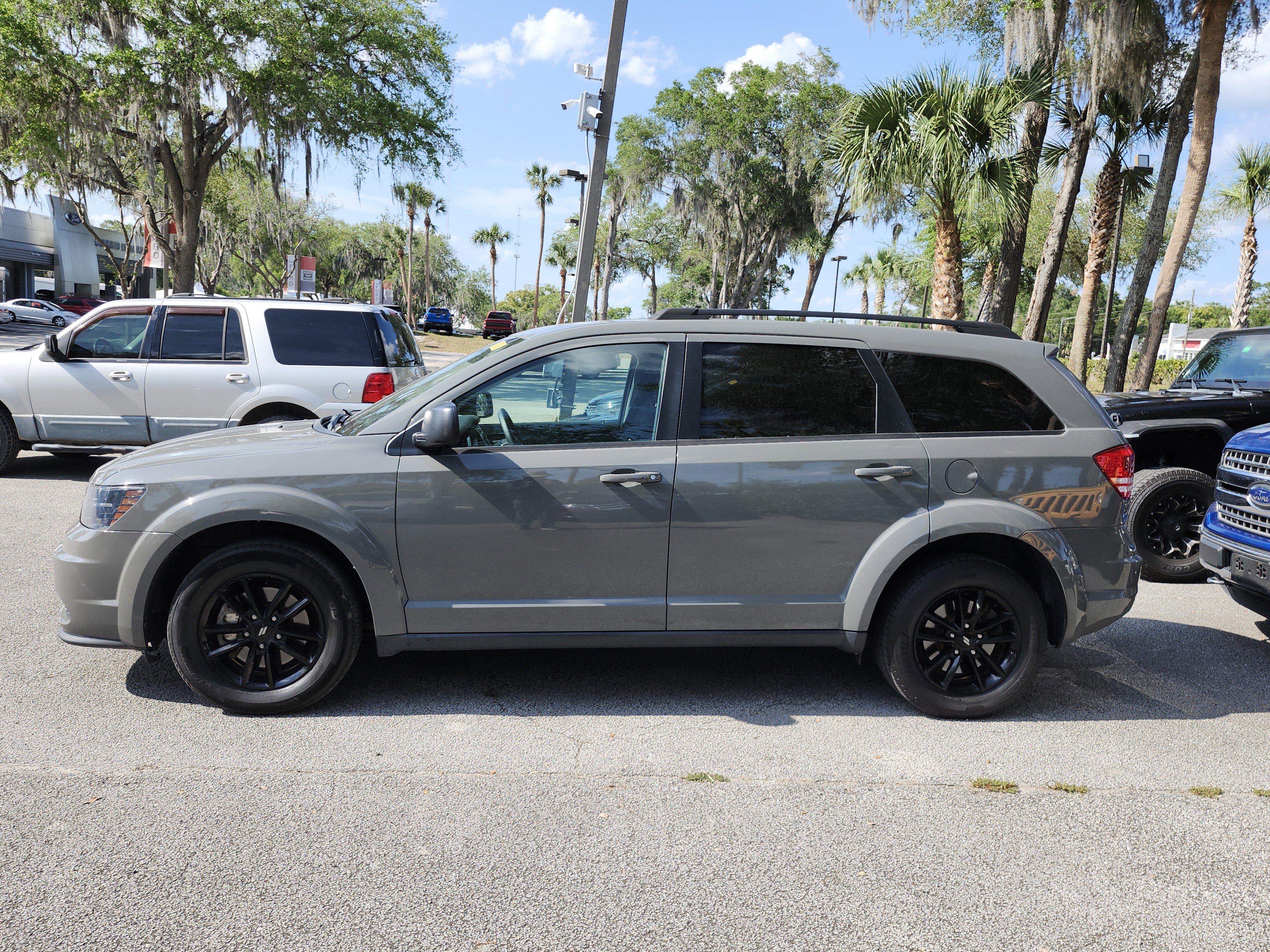 Used 2020 Dodge Journey SE w/ Blacktop Package FWD image 10