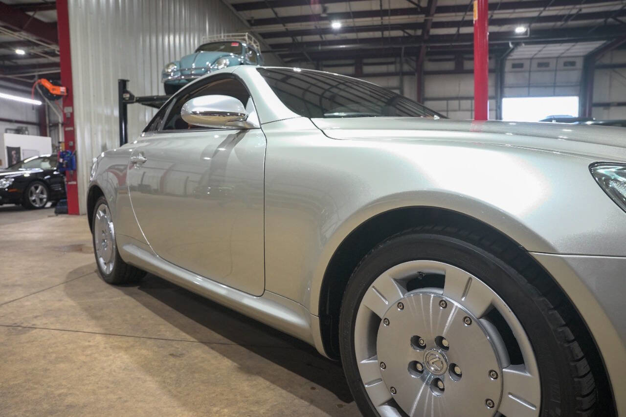 Used 2004 Lexus SC 430 Convertible RWD image 39