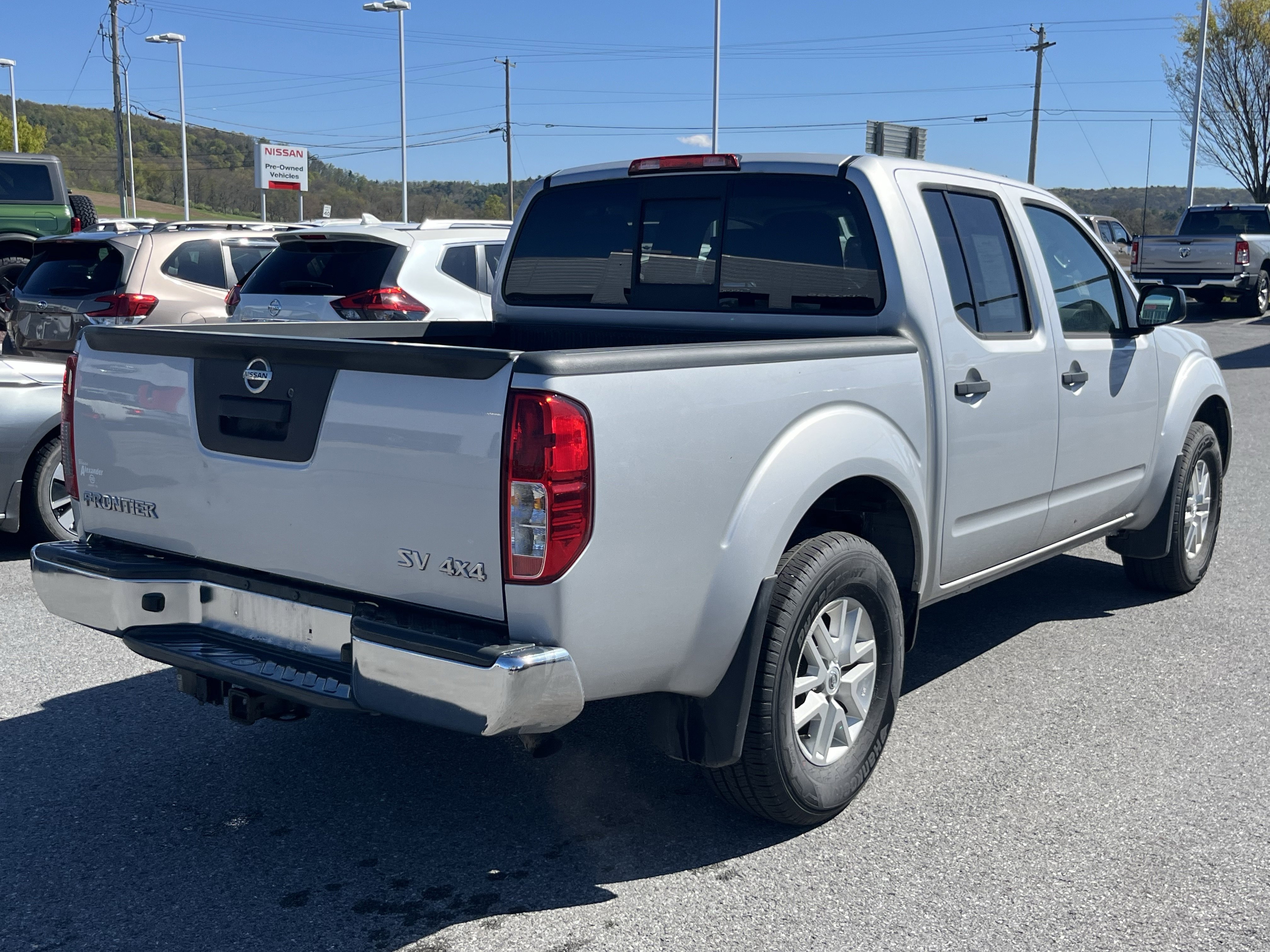 Used 2020 Nissan Frontier SV w/ SV Utility Package AWD/4WD image 3