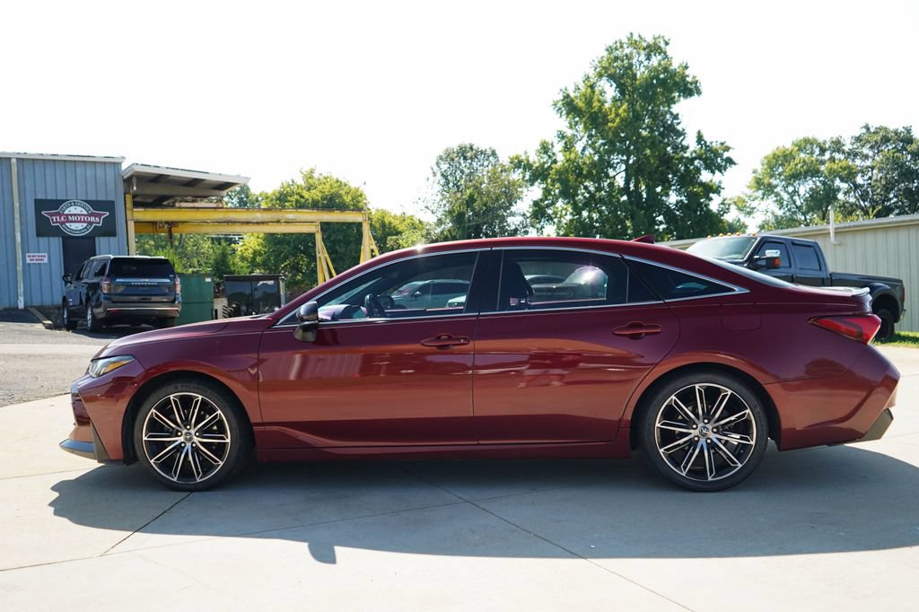 Used 2019 Toyota Avalon XSE FWD image 24