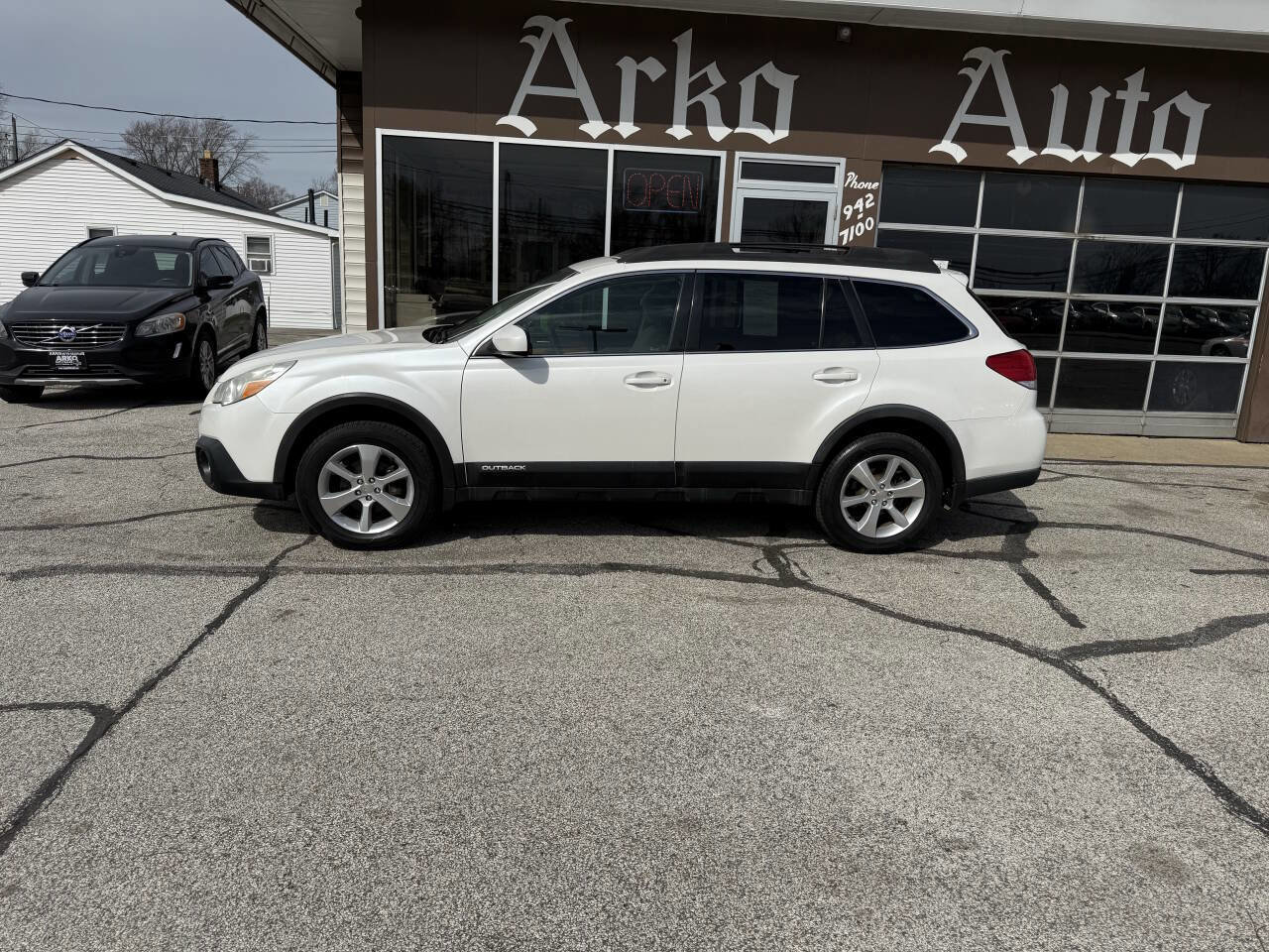 Used 2013 Subaru Outback 2.5i Limited AWD/4WD image 6