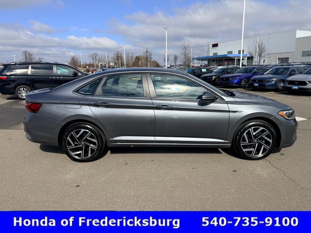 Used 2024 Volkswagen Jetta SEL image 7