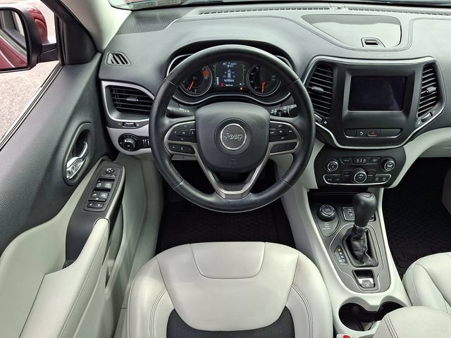 Certified 2020 Jeep Cherokee Latitude Plus w/ Cold Weather Group AWD/4WD image 11
