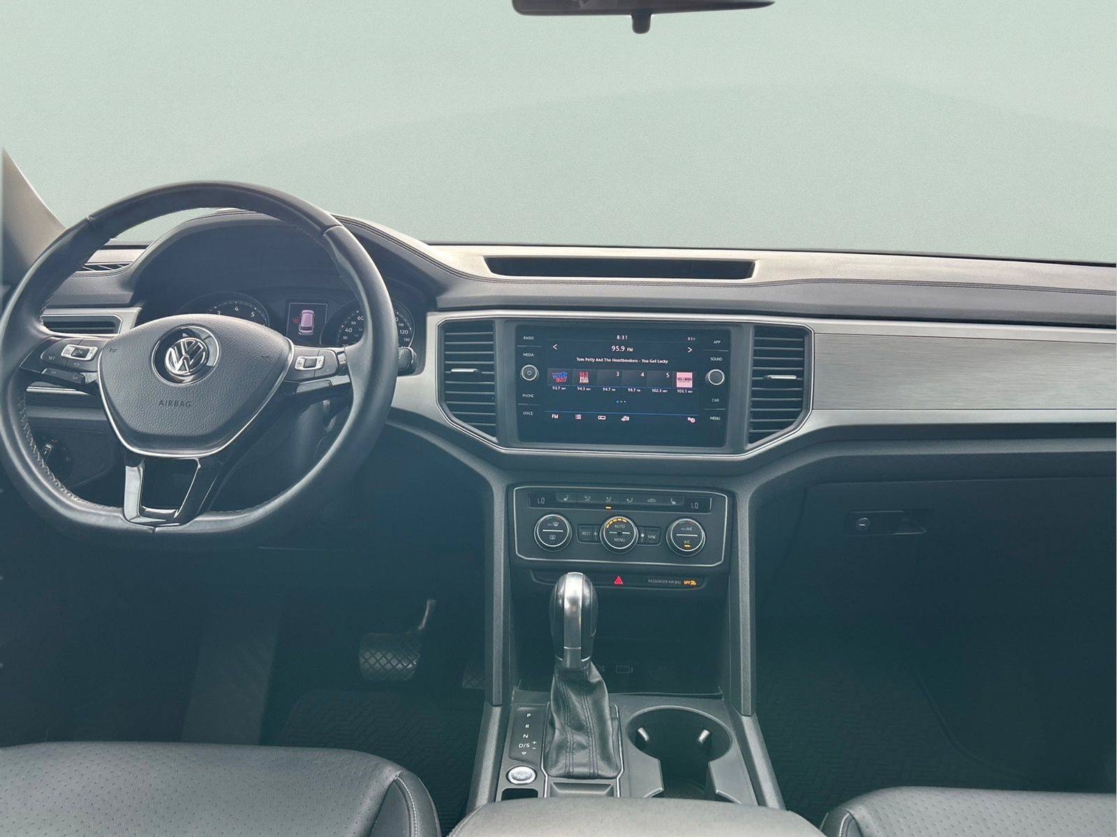 Used 2019 Volkswagen Atlas SE w/ Towing Package FWD image 14