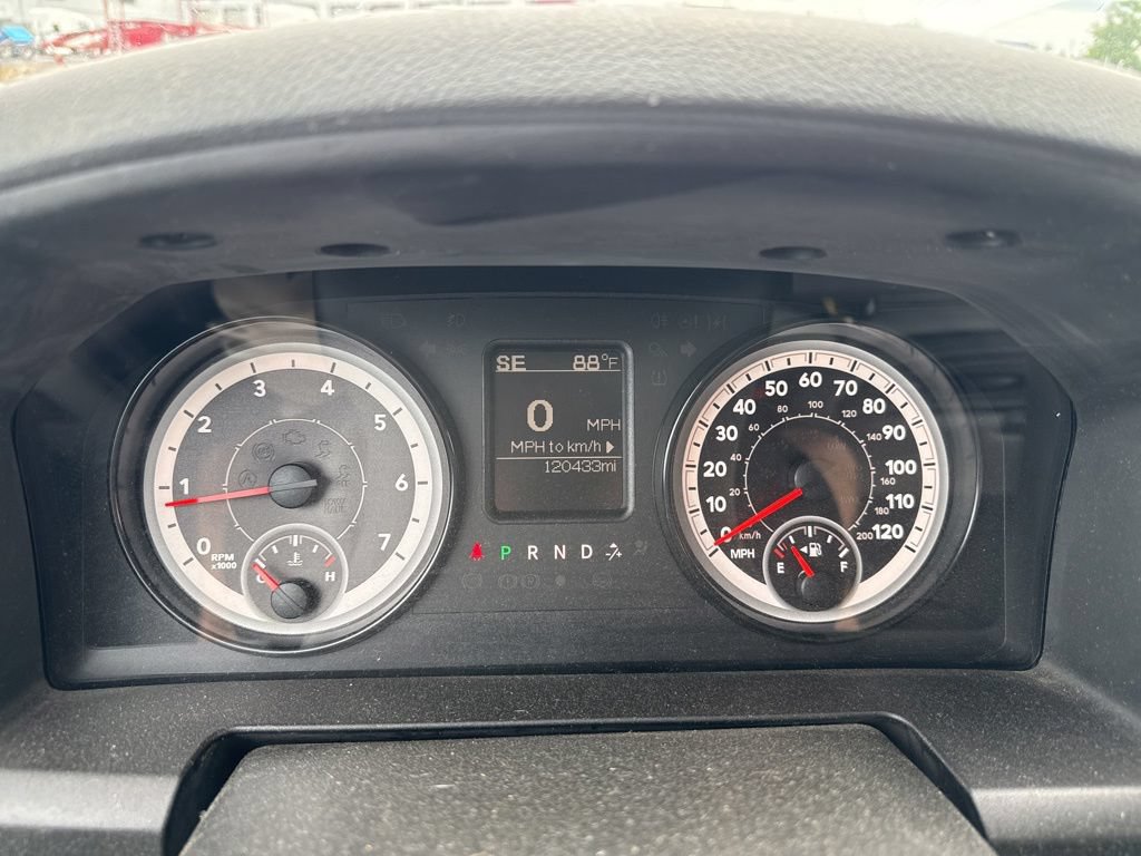 Used 2017 RAM 1500 Classic SLT AWD/4WD image 12