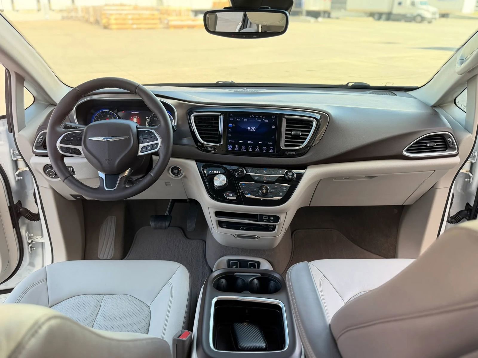 Used 2017 Chrysler Pacifica Touring-L Plus image 29