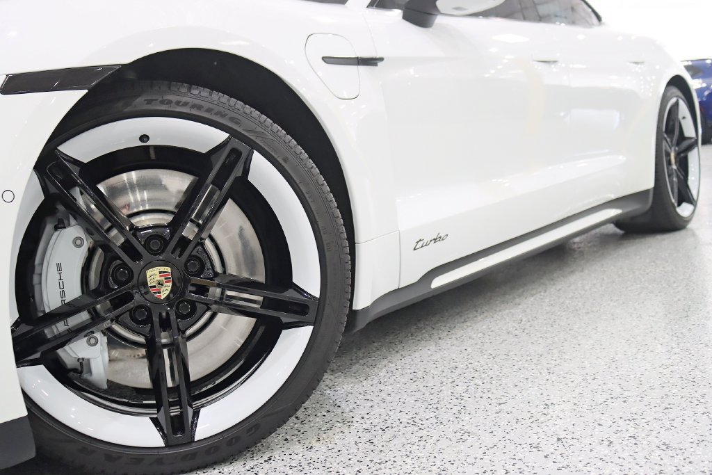 Used 2022 Porsche Taycan Turbo AWD/4WD image 4