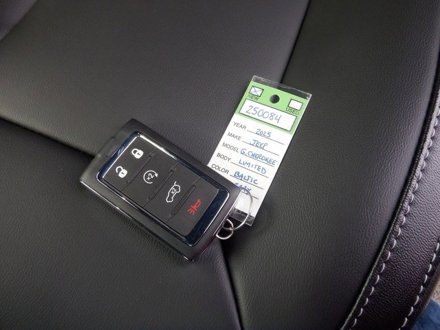 New 2025 Jeep Grand Cherokee Limited w/ Trailer Tow Package image 39