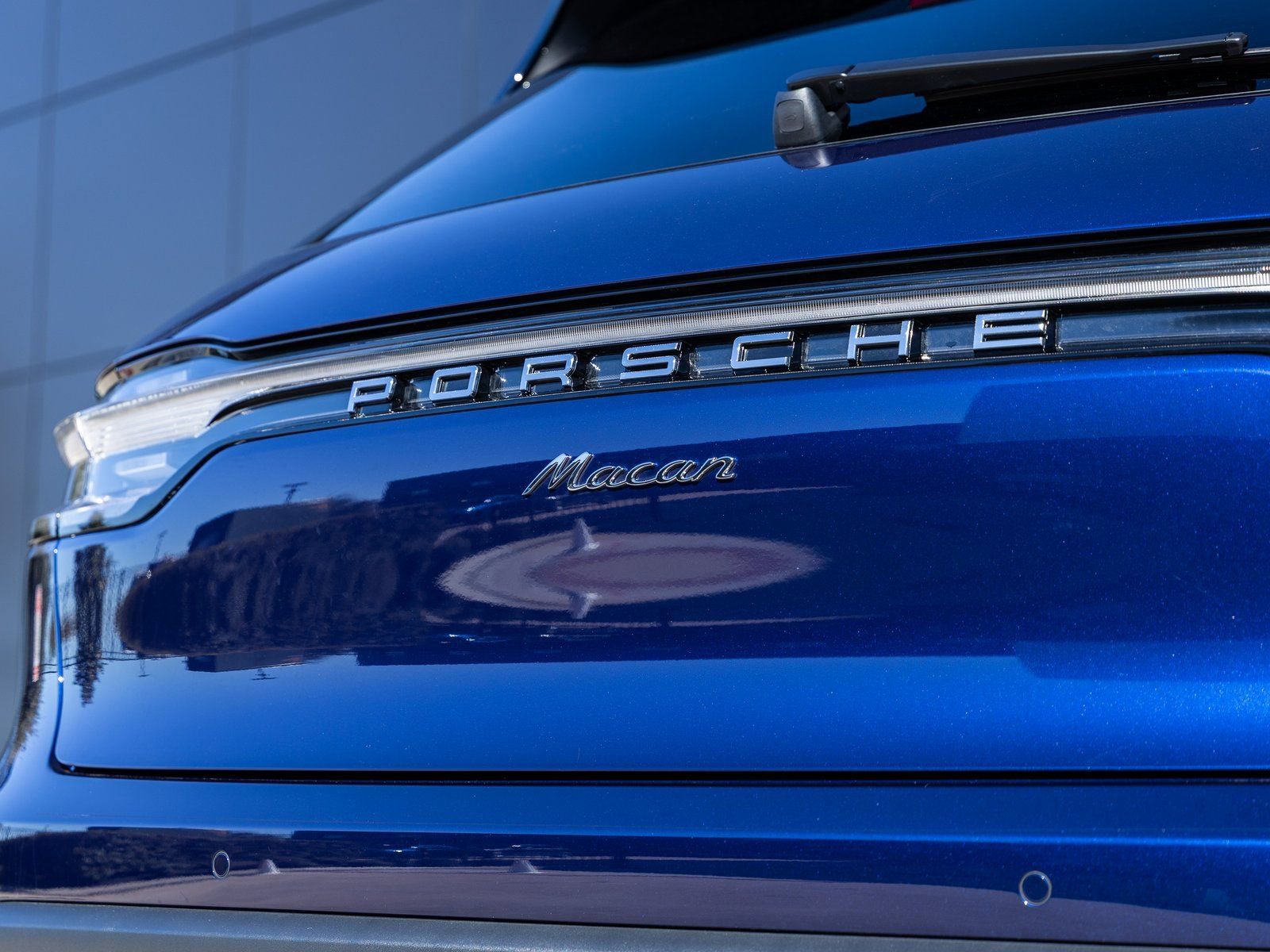 Certified 2025 Porsche Macan image 15