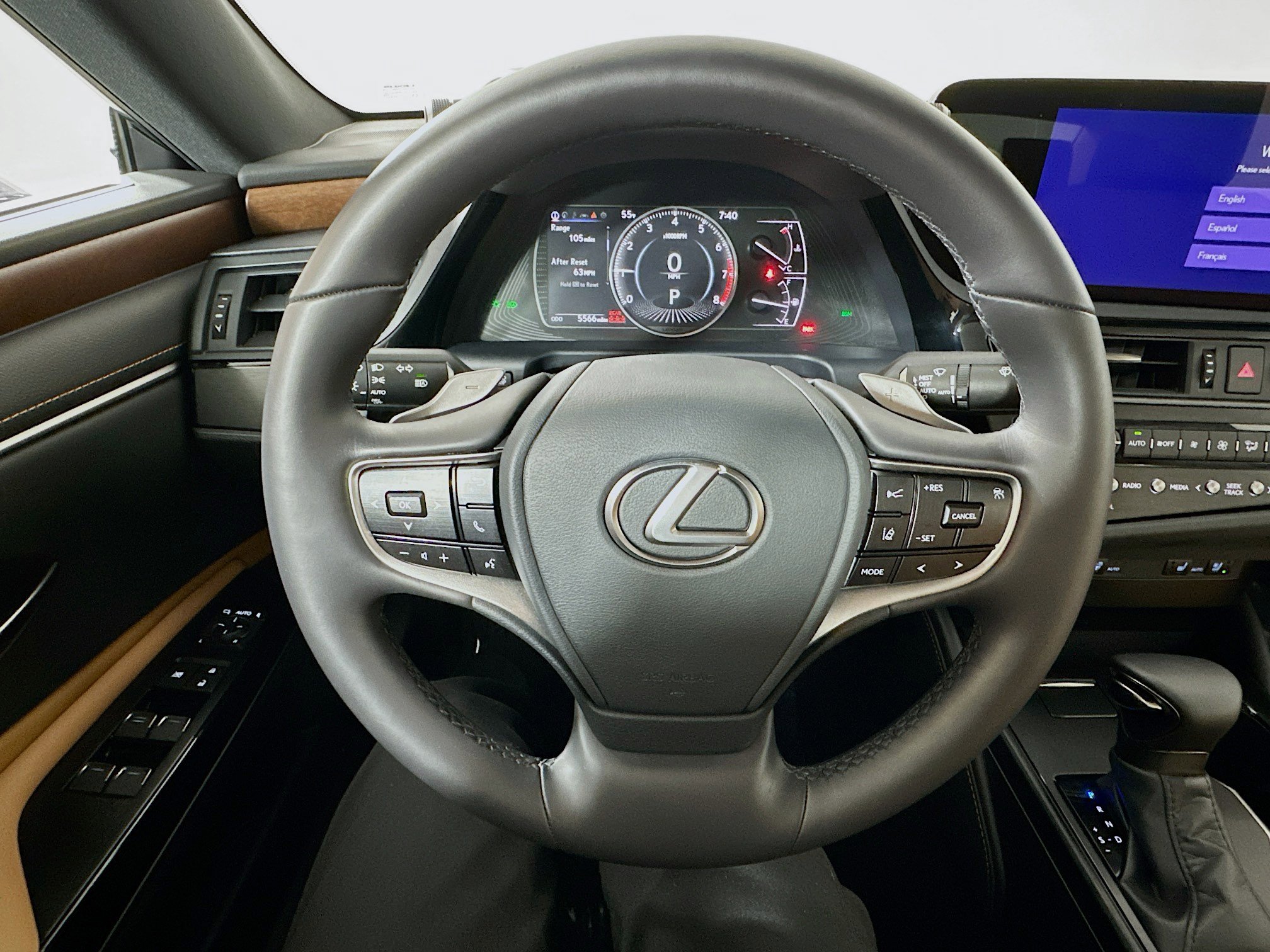 Certified 2025 Lexus ES 350 w/ Accessory Package (Z2) image 11