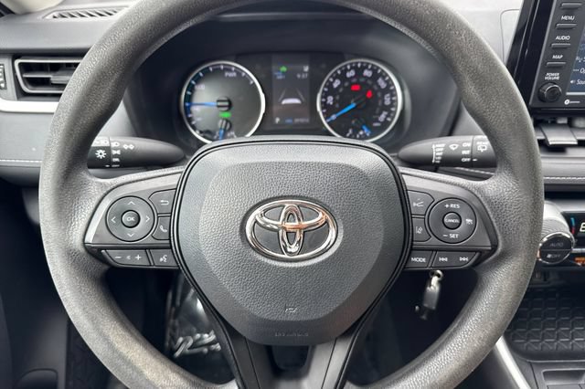 Used 2022 Toyota RAV4 LE AWD/4WD image 25