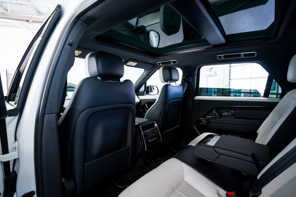 Used 2025 Land Rover Range Rover Sport Dynamic SE image 43