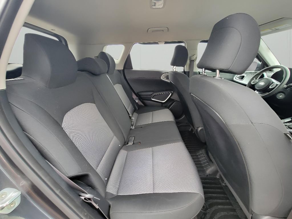 Used 2020 Kia Soul LX image 28