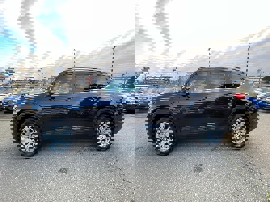 Used 2022 Volkswagen Atlas SE w/ Panoramic Sunroof Package image 5