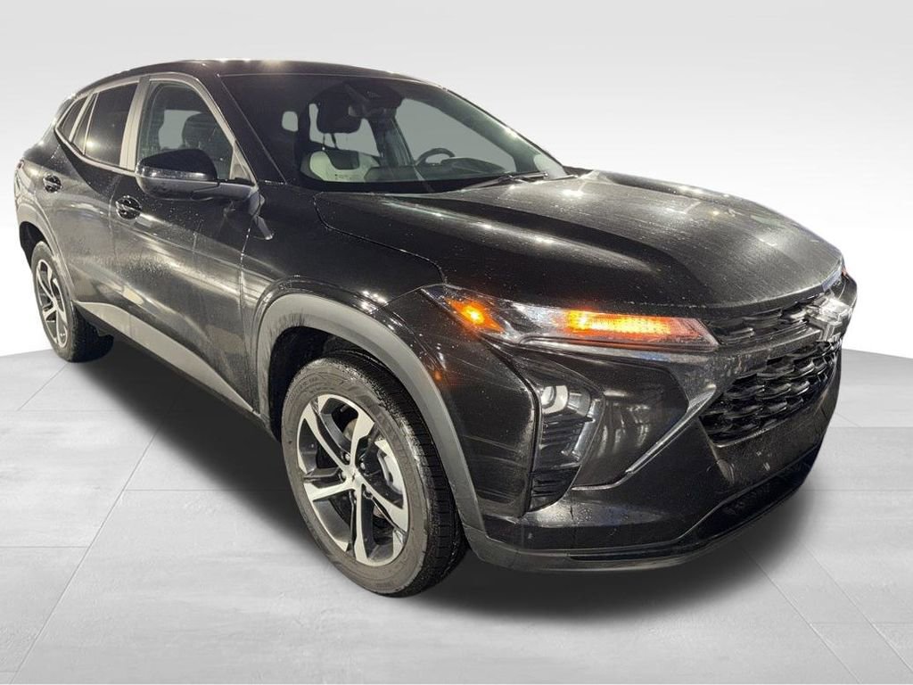 Certified 2024 Chevrolet Trax RS w/ Driver Confidence Package image 2