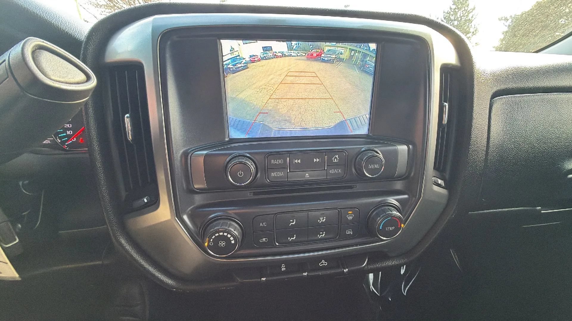 Used 2018 Chevrolet Silverado 1500 LT w/ Trailering Package AWD/4WD image 15