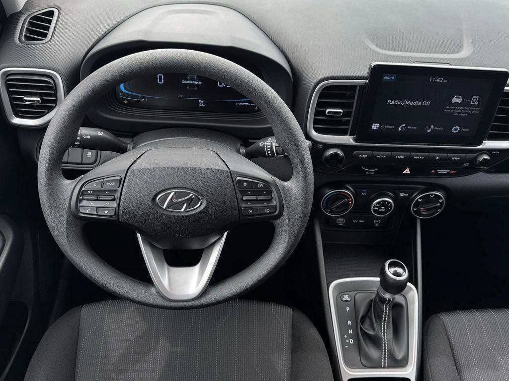 Certified 2026 Hyundai Venue SE FWD image 17
