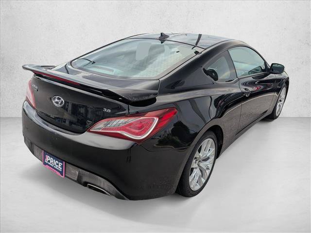 Used 2015 Hyundai Genesis 3.8 RWD image 5