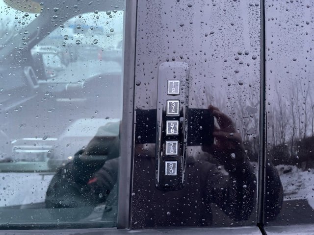 Used 2020 Ford F150 Lariat image 5