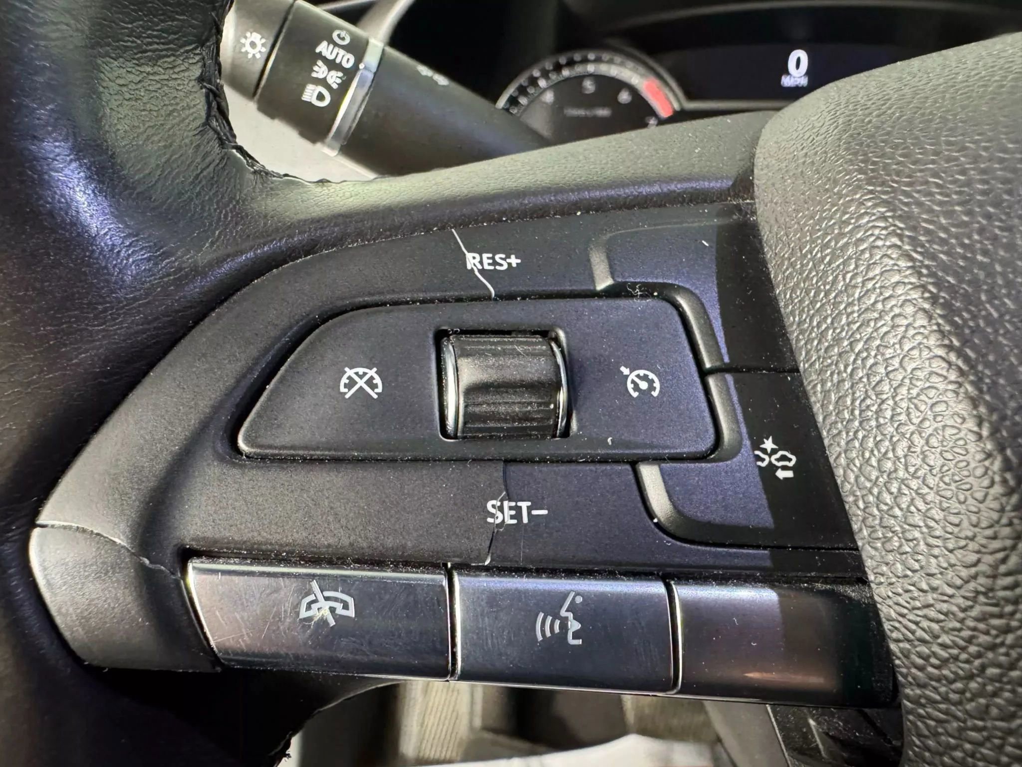 Used 2021 Cadillac XT4 Premium Luxury image 16