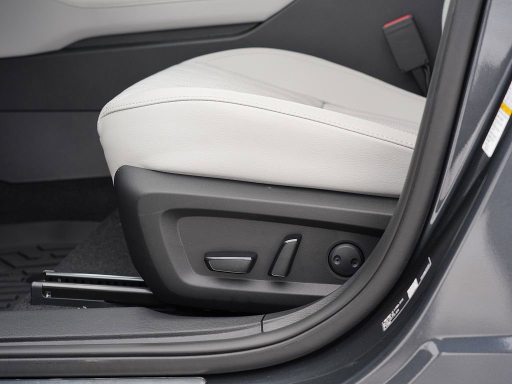 New 2026 Mitsubishi Outlander SEL image 15