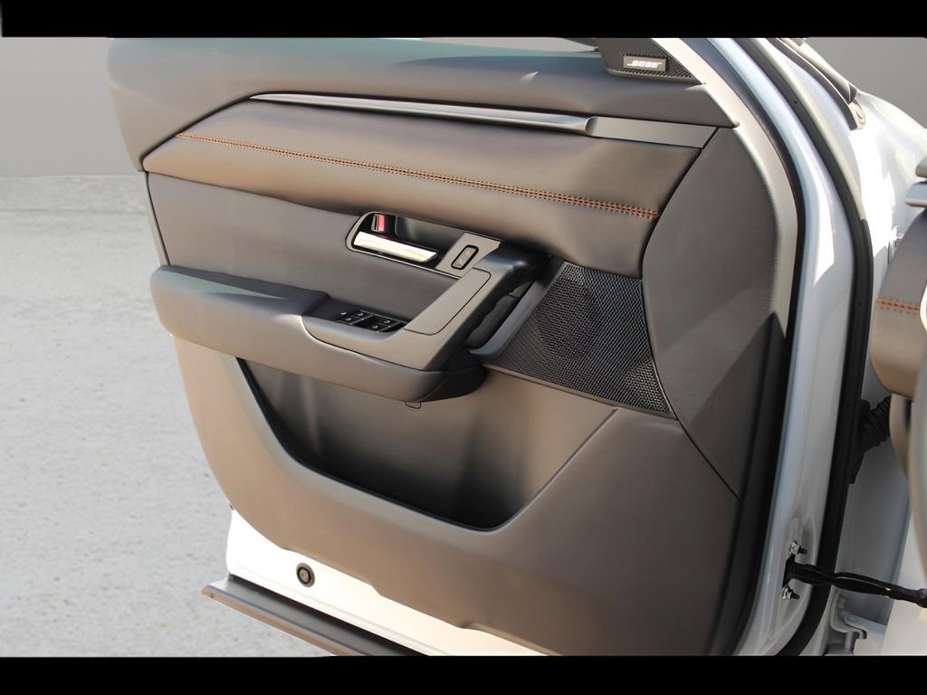 Certified 2025 MAZDA CX-50 2.5 Hybrid w/ Cargo Package image 13