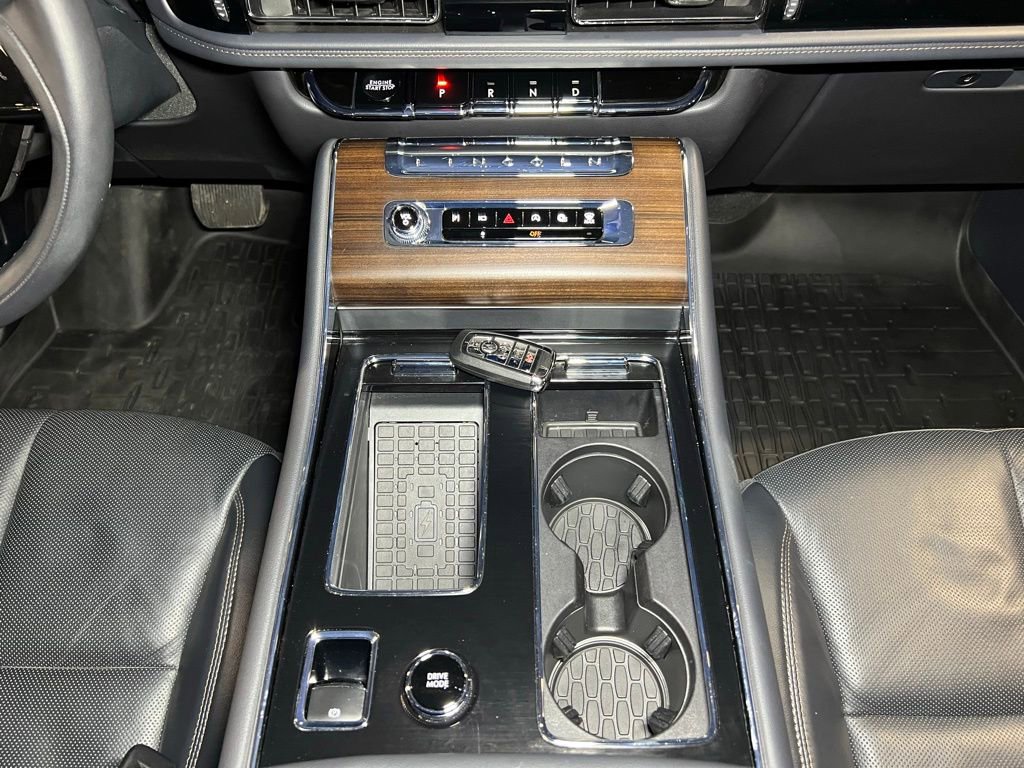 Used 2025 Lincoln Aviator Reserve w/ Illumination Package image 13