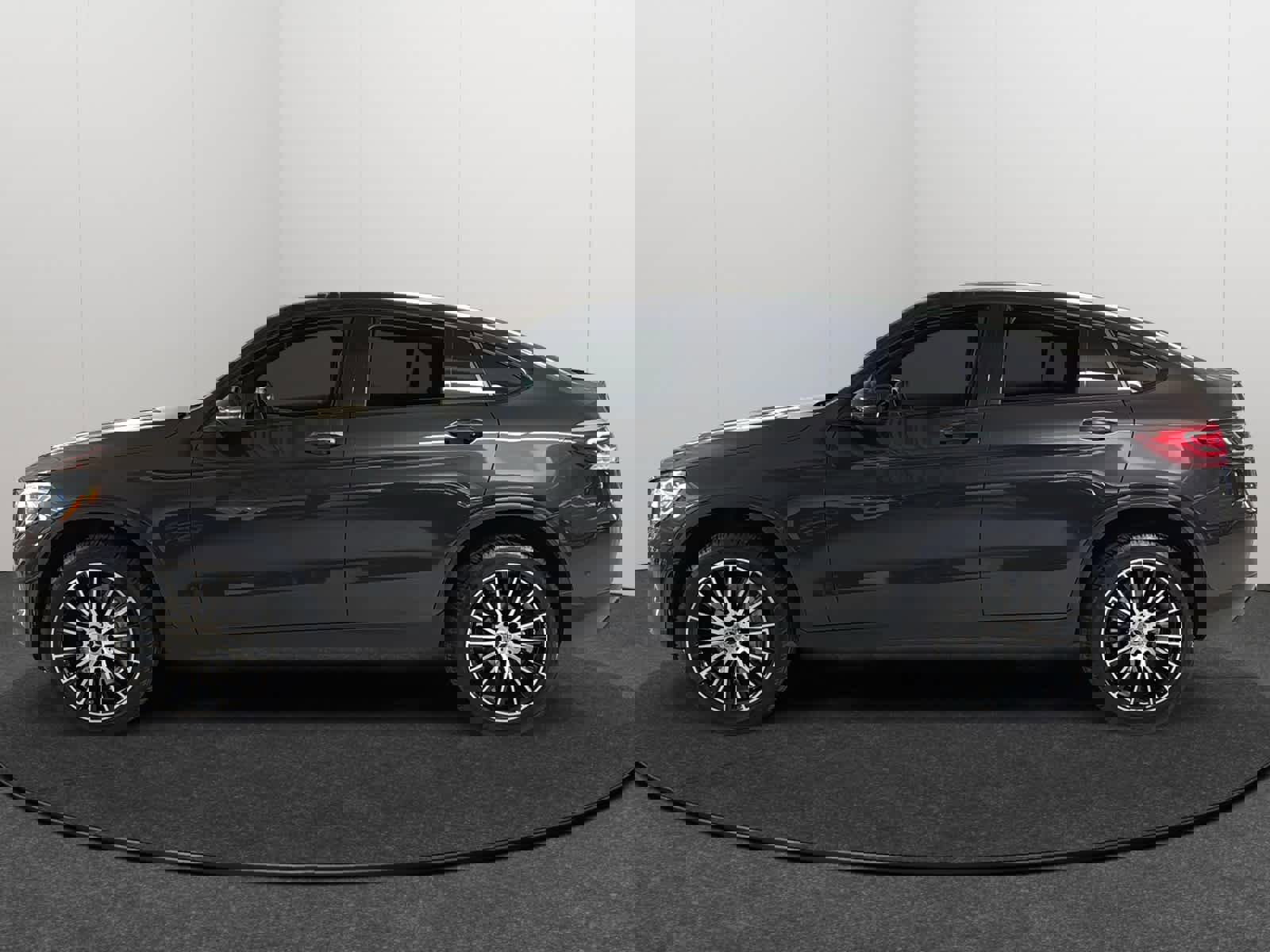 Used 2023 Mercedes-Benz GLC 300 4MATIC Coupe image 3